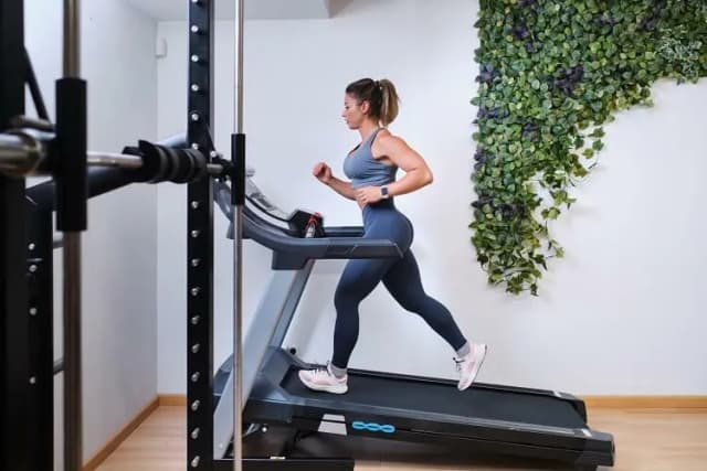Czy na bieżni można schudnąć? Sprawdź skuteczne metody odchudzania Czy na bieżni można schudnąć? Sprawdź skuteczne metody odchudzania