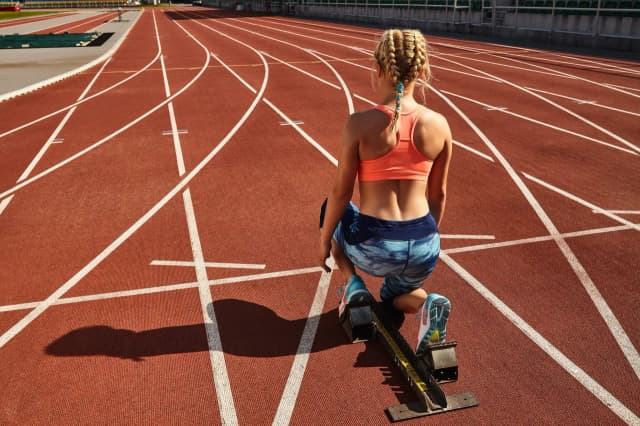 Bieganie na bieżni czy w terenie: Które wybrać dla lepszych efektów? Bieganie na bieżni czy w terenie: Które wybrać dla lepszych efektów?